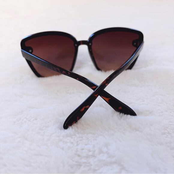 Giselle Black & Brown Oversized Cat Eye Sunglasses - Picture 9 of 11